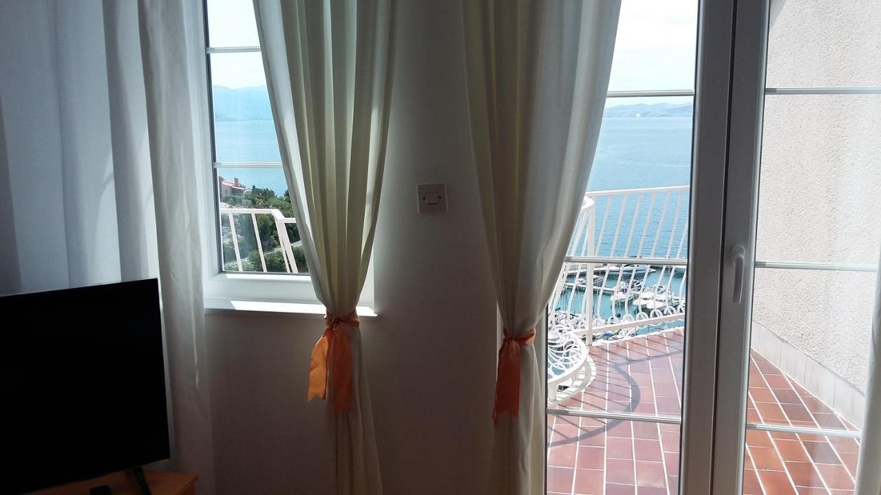 Die Appartements Glavas,Eckwohnunge Fuer 2 Personen Novi Vinodolski Ngoại thất bức ảnh